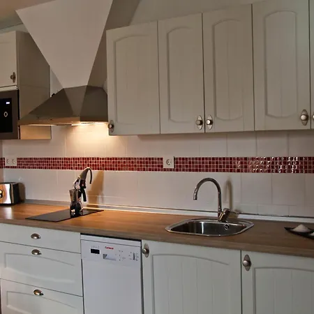 Mendiko Baserria Apartmán *